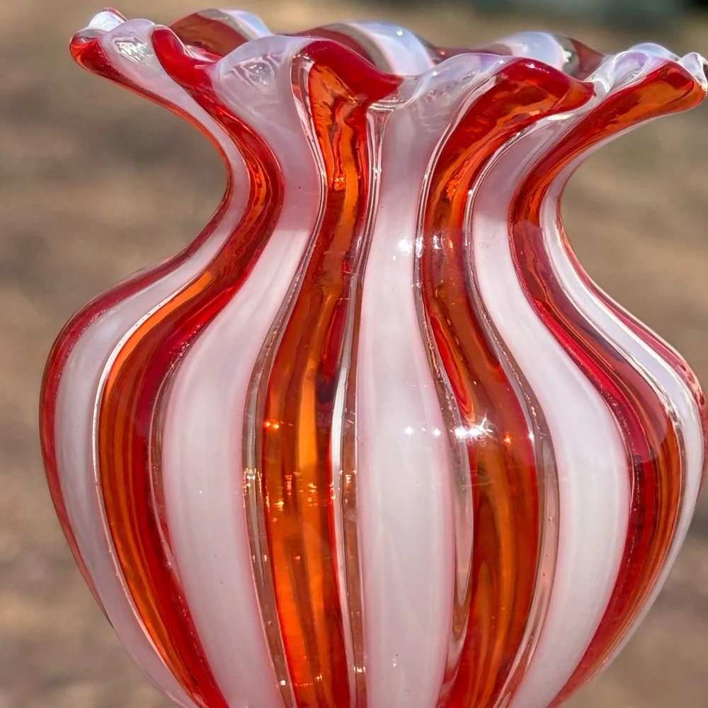 Extraordinary Vintage Cranberry Swirl Vase! - Picture 9 of 9